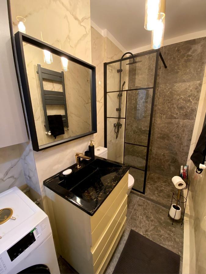 Lovely Studio In The City Center Of Bukares Bagian luar foto
